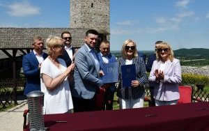 Podpisanie Listu Intencyjnego przez Marszałk&oacute;w Wojew&oacute;dztw Małopolskiego i Świętokrzyskiego.