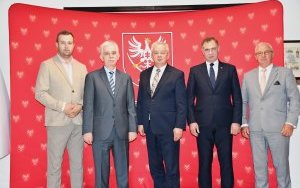 Jednogłośne absolutorium dla Zarządu Powiatu Miechowskiego.