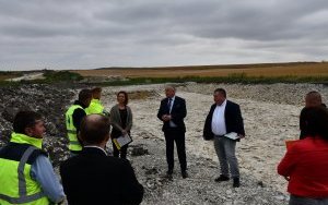 Przekazano plac budowy pod wykonanie kanalizacji deszczowej w Książu Wielkim