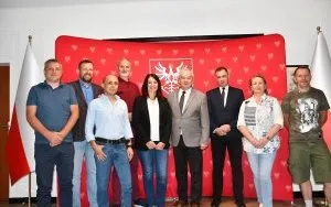 Spotkanie z osobami prowadzącymi winnice - zdjęcie grupowe