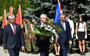 Święto Wojska Polskiego - składanie kwiat&oacute;w