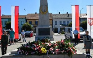 Święto Wojska Polskiego - Pomnik z Orłem