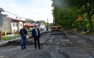 Trwają prace przebudowy centrum Gołczy - Wicestarosta wizytuje prace