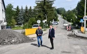 Trwają prace przebudowy centrum Gołczy - budowa nowego mostu