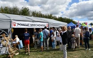 28. Dożynki Wojew&oacute;dztwa Małopolskiego - namiot Powiatu MIechowskiego w Miasteczku Powiat&oacute;w.