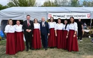 28. Dożynki Wojew&oacute;dztwa Małopolskiego KGW G&oacute;rka Kościejowska ze Starostą Miechowskim oraz W&oacute;jtem Gminy Racławice.