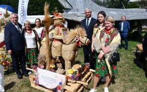 28. Dożynki Wojew&oacute;dztwa Małopolskiego - wieniec KGW Sławice Szlacheckie