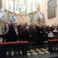 Uczestnicy Mszy św. w Bazylice Grobu Bożego w intencji Powiatowego Koła Pszczelarzy w Miechowie