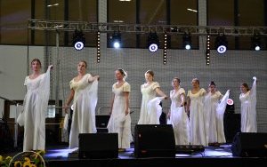 Senioralia Powiatu Miechowskiego - młodzież z ZS nr 1 w Miechowie