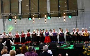 Senioralia Powiatu Miechowskiego - Zesp&oacute;ł Taneczno-Wokalny &bdquo;Perły Miechowa&rdquo;