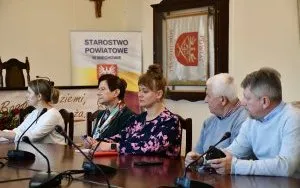 Spotkanie w sprawie bezpieczeństwa w szkołach Powiatu Miechowskiego - zarządzanie kryzysowe