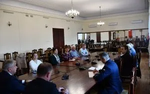 Spotkanie w sprawie bezpieczeństwa w szkołach Powiatu Miechowskiego 