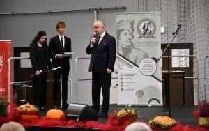 Ślubowanie uczni&oacute;w klas pierwszych LO - przemowa Starosty