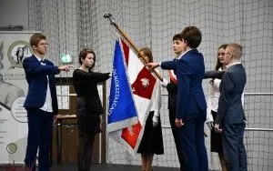 Ślubowanie uczni&oacute;w klas pierwszych LO 