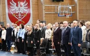 Ślubowanie uczni&oacute;w klas pierwszych LO - publiczność