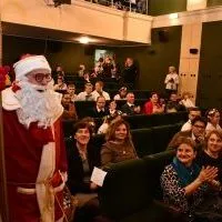 Święty Mikołaj odwiedził uczestnik&oacute;w przeglądu 