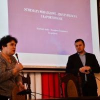 Skarbnik powiatu Teresa Florek wprowadziła do tematyki szkolenia na temat schemat&oacute;w podatkowych