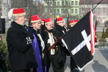 W hołdzie bohaterskim powstańcom