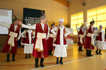 Występ artystyczny uczniów ZS Nr 1 w Miechowie "Miechowianie"