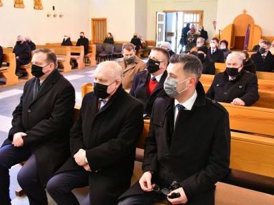 Msza święta pamięci 158. rocznicy bitwy miechowskiej z udziałem władz państwowych, wojewódzkich, powiatowo-miejskich