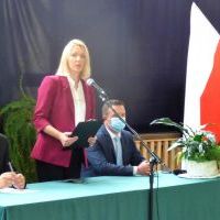 Wicestarosta Paweł Osikowski z nową dyrekcją Zespołu Szkół Nr 2 w Miechowie