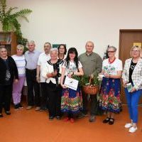 Pamiątkowa fotografia z biblioteki w Kozłowie