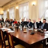 Jednogłośne przyjęcie uchwały budżetowej Powiatu Miechowskiego na 2024 rok