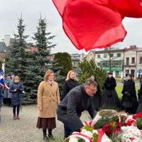 Szefowie instytucji kultury składają hołd pod Pomnikiem z Orłem