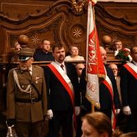 Miechowskie Święto Uchwalenia Konstytucji 3 Maja - poczet sztandarowy Powiatu Miechowskiego na Mszy św.