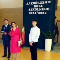 Zakończenie roku szkolnego w ZS Nr 1 Miechów - nagrody dla wyróżniających się uczniów