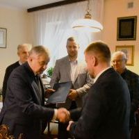 Kadencja Dyrektora Szpitala św. Anny trwa 6 lat do 15 lutego 2031 roku.