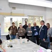 Panie z Kół Gospodyń Wiejskich w pracowni gipsowej