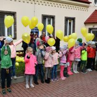 Dzieci z balonami