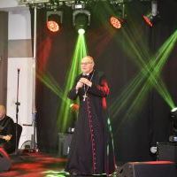 Koncert charytatywny dla Hospicjum - występ ks Biskupa A. Długosza