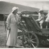 Zofia Starowieyska-Morstinowa w Święcicach z synkiem Andrzejem